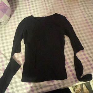 Elbow cut out shirt